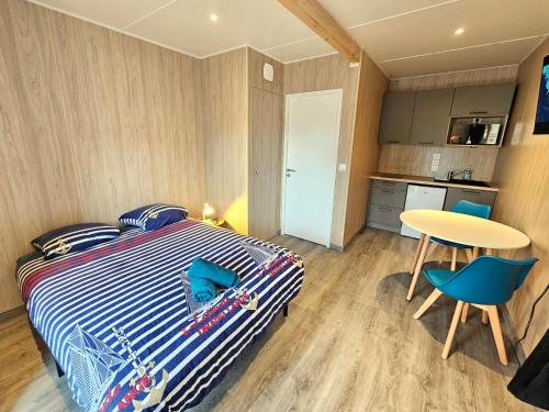 Saint-Meloir-des-Ondes Apartment | Studio indépendant L'an nexe