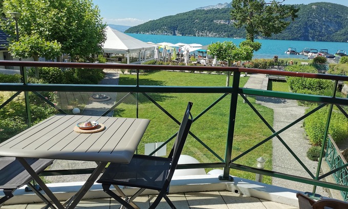 Duingt Apartment | Studio les Pieds Dans L'eau