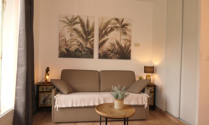 Mouans-Sartoux Apartment | Studio meublé en face du golf côté piscine