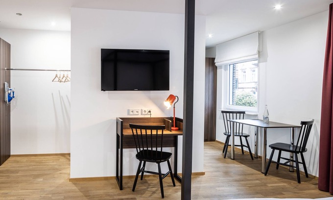 Heidelberg Apartment | Studio mit Voll Ausgestatteter Kochnische Sowie mit Einem Modernem Bad