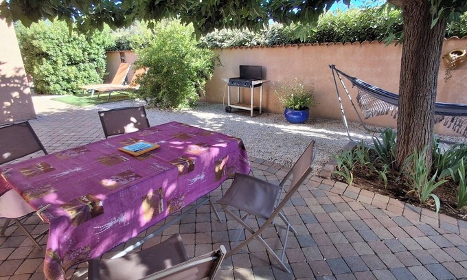 Pierrefeu-du-Var Apartment | Studio near HYÈRES promotion - 20.% in August