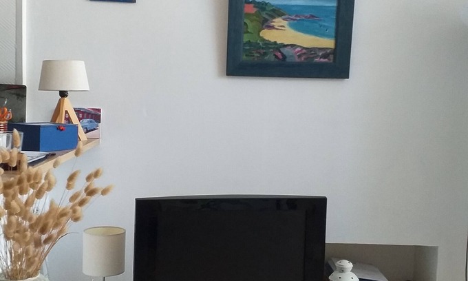 Parame Apartment | Studio near the sea