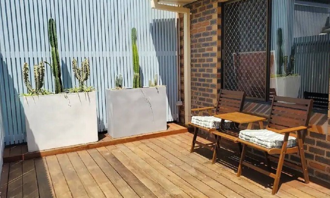 West Ballina Apartment | Studio On Howard - a perfect little space with a deck, walking distance to river