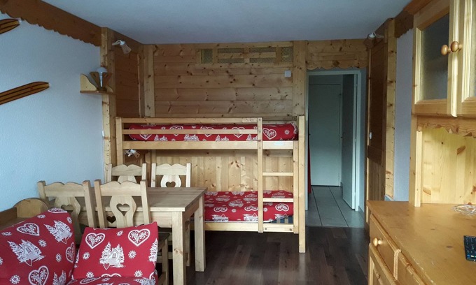 Le Corbier Apartment | Studio overlooking ski slopes in Savoy