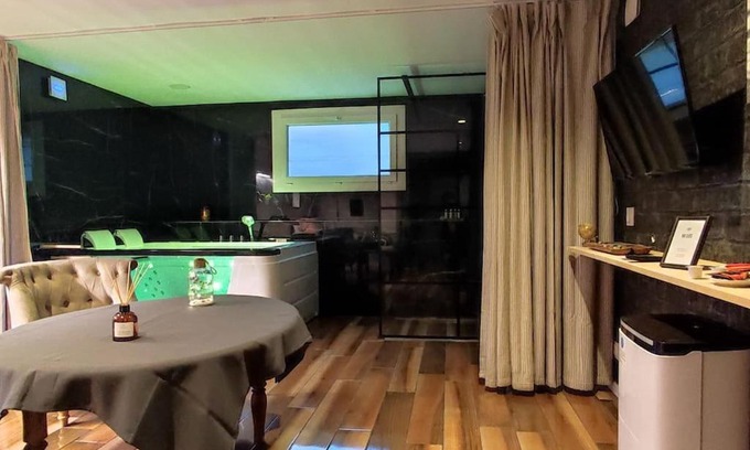 Vezin-le-Coquet Apartment | Studio paisible et balnéo