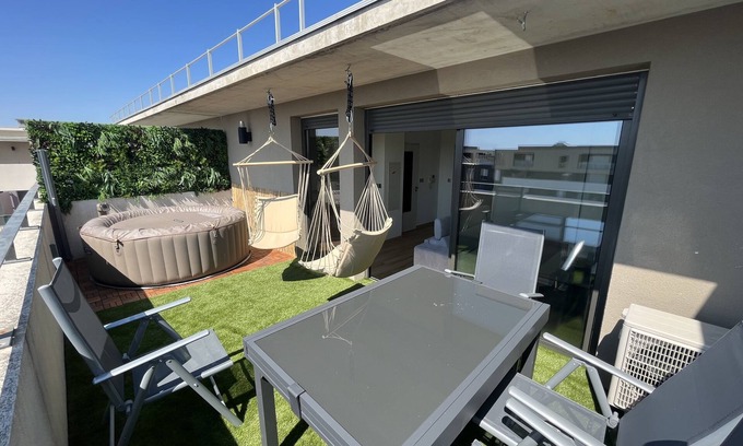 Lattes Apartment | Studio Pres D'arenes Jacuzzi