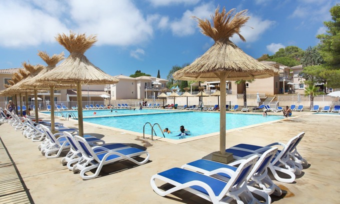 Les Bormettes Apartment | Studio Rénové 400m de la Plage | Accès 2 Piscines