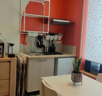 Villelaure Apartment | Studio rénové maison de village du Luberon