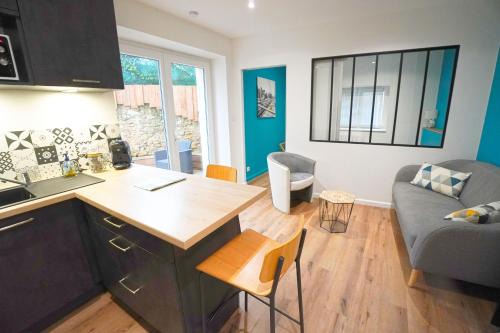 Grezieu-la-Varenne Apartment | STUDIO RENOVE RDC TERRASSE + EXTERIEUR PAYSAGE