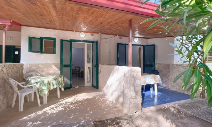 Scialara Apartment | Studio 'Sabbia D'oro' with Shared Pool and Wi-Fi