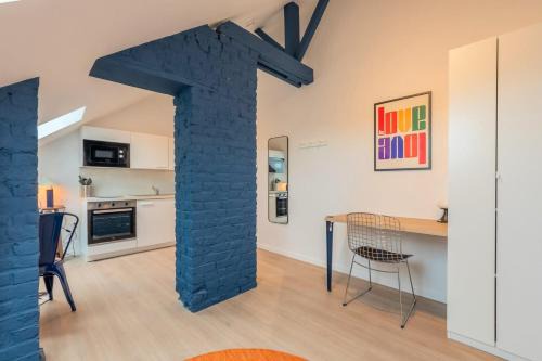 Annappes Apartment | Studio sous les combles côté rue, parking gratuit