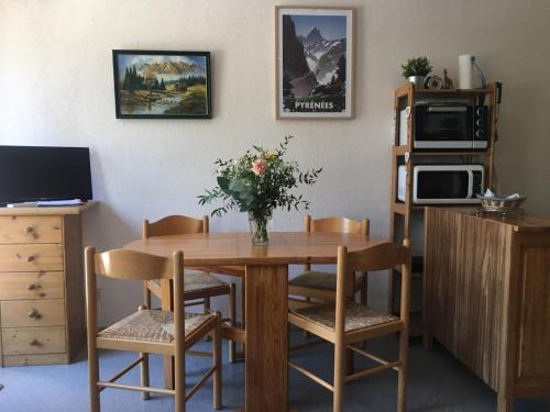 Saint-Lary-Soulan Apartment | Studio St Lary proche du centre, au calme avec vue montagne