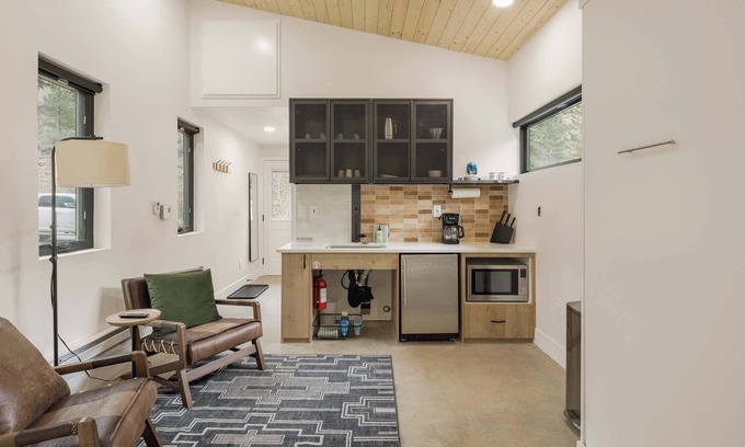 Grant Cabin | Studio Stay, Your Basecamp in Grant, Soak & Sweat