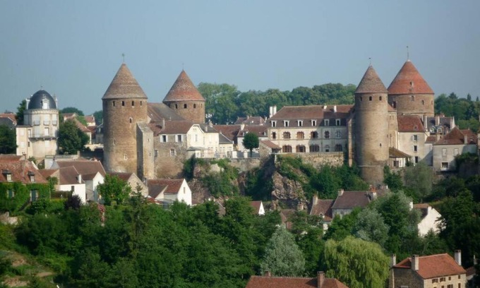 Semur-en-Auxois Apartment | Studio sur les remparts Semur-en-Auxois BOURGOGNE