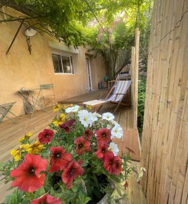 La Celle-sous-Gouzon Apartment | Studio Terrasse Le petit cabanon