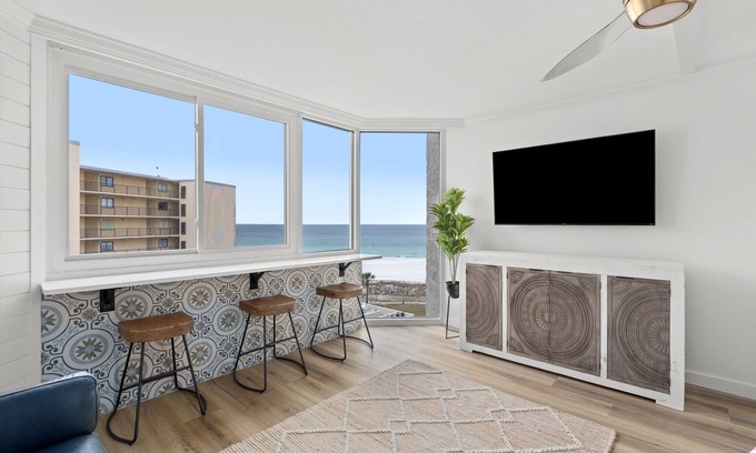 Panama City Beach Condo | Studio w/bunks Gulf Front PCB