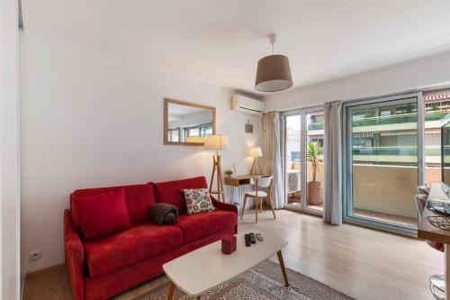 La Celle-sous-Gouzon Apartment | Studio Wilson - Centre Ville - Terrasse & Parking