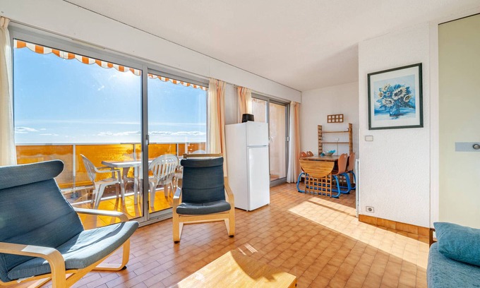 Roquebrune-Cap-Martin Apartment | Studio with Wi-Fi for 6, stunning sea view