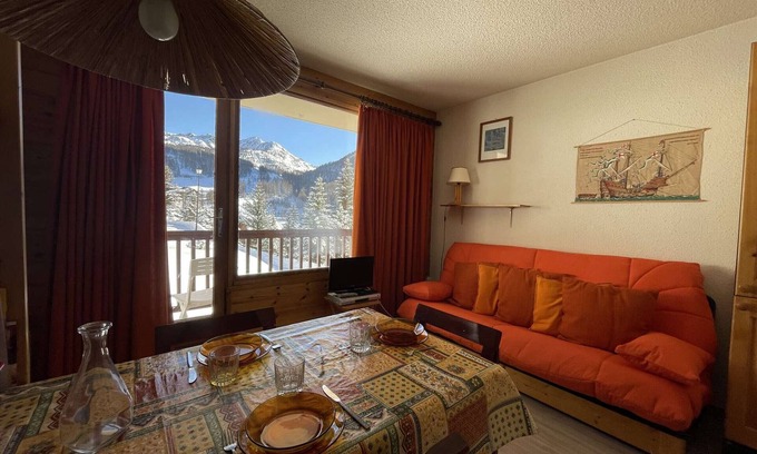 Montgenevre Apartment | Studio with balcony in Montgenèvre, pets allowed