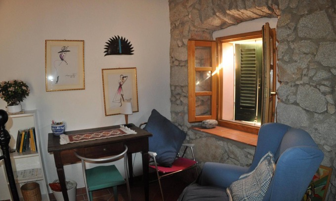 Marciana House | Studio with elegant furnishings