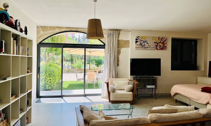 Sarrians Cottage | Studio with garden in the heart of Provence