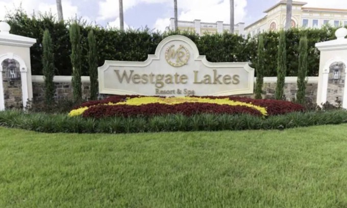 Florida Central Atlantic Coast Resort | Studio with king-size bed + queen sleeper in a luxury resort near attractions.