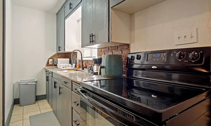 Central Oklahoma City Apartment | Studio with kitchen nears Science Museumnn