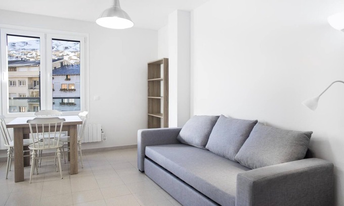Pas de la Casa Apartment | Studio with Views. 300 mtr from slopes. PAS DE LA CASA. 24