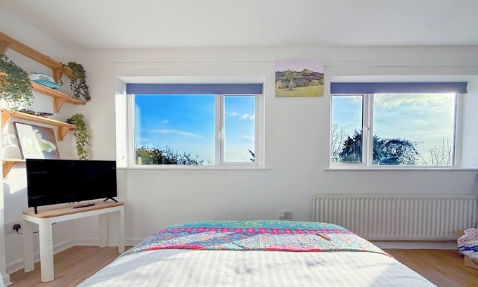Glastonbury Apartment | StudioSleeps2-Glastonbury-Peaceful-Countryside