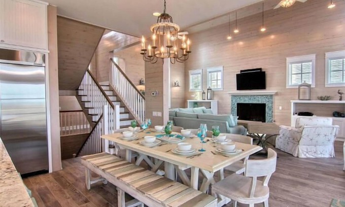Cinnamon Shore House | Stunner w/Wrap-Around Porch near Beach Access in Cinnamon Shore