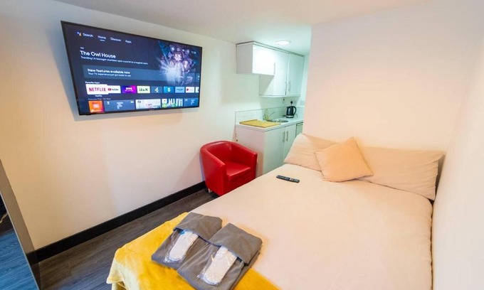 Selly Oak Apartment | Stunning 1-Bed Studio in Birmingham available