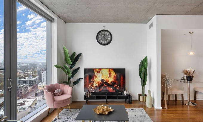 Downtown Portland Apartment | Stunning 1BR Apartment with Modern Amenities in Prime Location- Available Now!