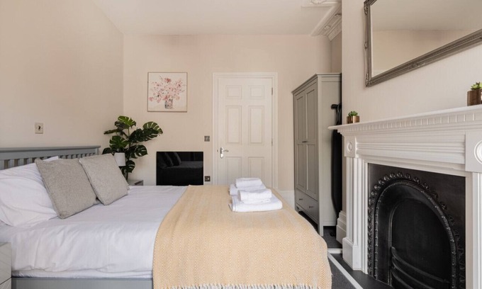 Cheltenham Apartment | Stunning 2 Bed in the Centre of Cheltenham