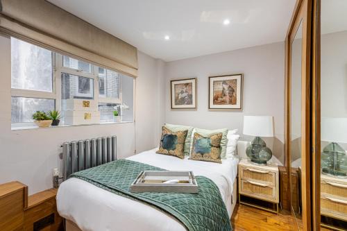Knightsbridge Apartment | Stunning 2bd Apartment in Knightsbridge with Harrods View