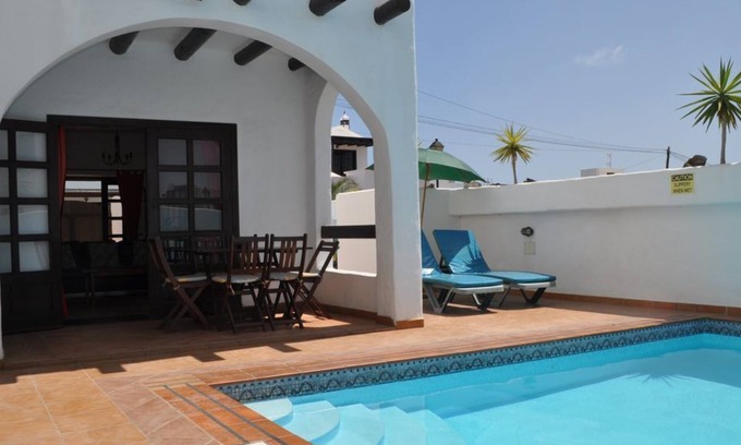 Punta Mujeres Villa | STUNNING 3 BED, 3 BATHROOM VILLA NEAR THE SEA WITH PRIVATE POOL & FREE WIFI