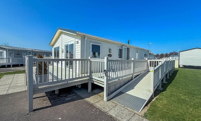 Hunstanton Cabin | Stunning 4 berth lodge with decking at Manor Park in Hunstanton ref 23173K