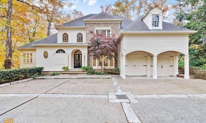 Buckhead House | Stunning 4BR Luxury Home in Central Buckhead