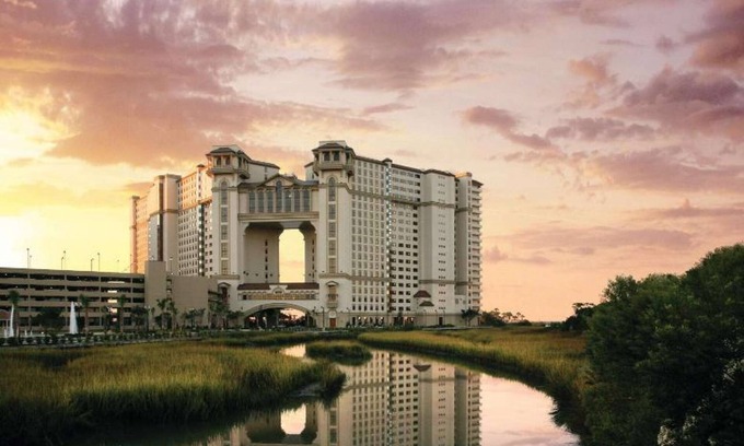 Windy Hill Apartment | Stunning 4BR Oceanfront Escape