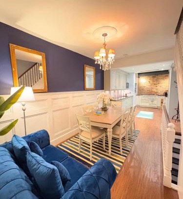 Barbican House | Stunning 5 bed Town House with Terrace in London