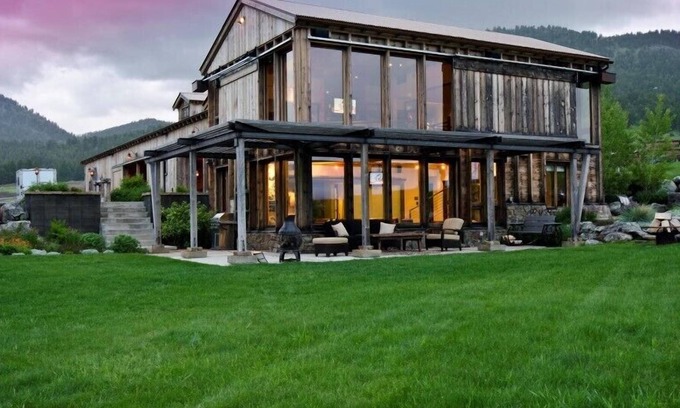 Bozeman House | Stunning 60 Acre Ranch in Bridger Canyon
