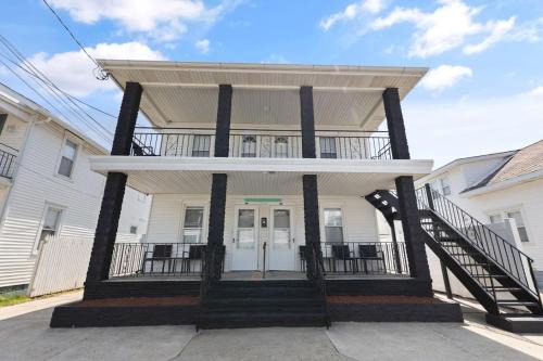 Wildwood Apartment | Stunning 8 beds 4 baths Minute 2 Beach boardwalk