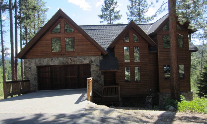 Pioneer Trail House | Stunning and spacious luxury home! Beautiful views and lots to do