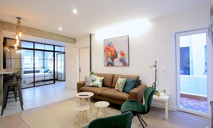 Centro Apartment | Stunning Apartment for 8 people in Salamanca City by Batuecas