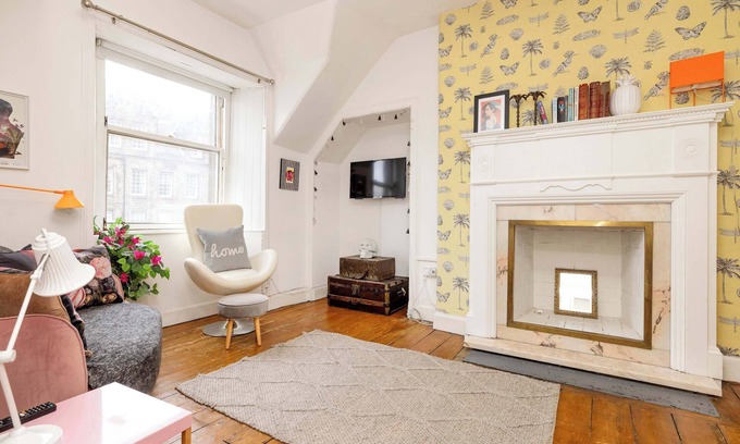 Old Town Apartment | Stunning Apartment in Royal Mile