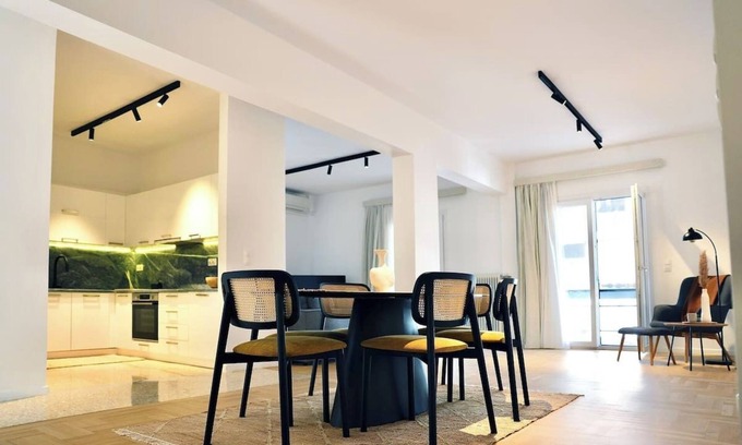 Ilisia Apartment | Stunning Apartment in Pagrati - Walk to Metro