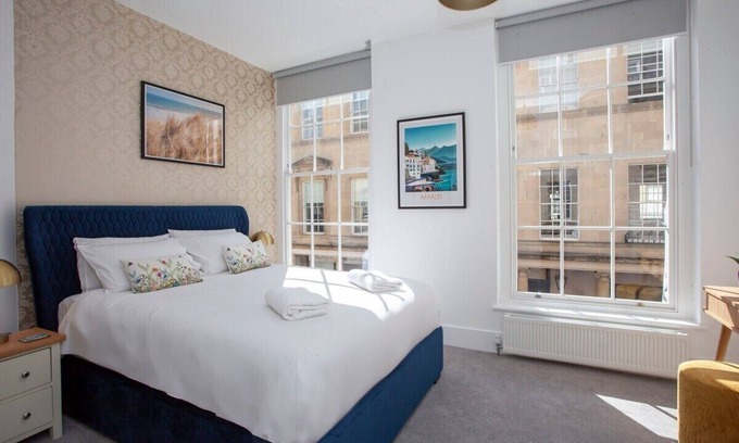 Bath City Centre Apartment | Stunning Apt - Centre of Historic Bath
