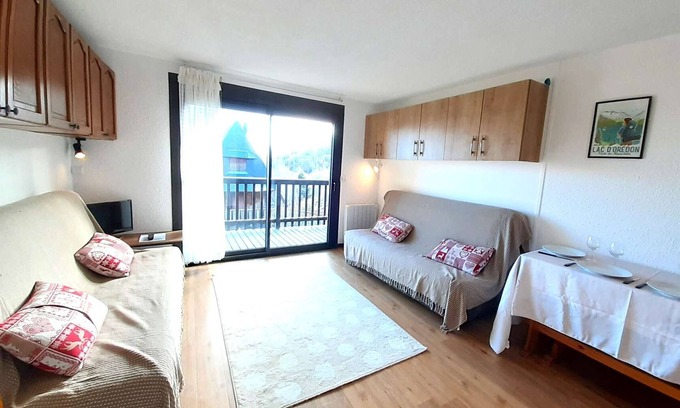 Saint-Lary-Soulan Apartment | Stunning Chalet for 4 in Saint-Lary-Soulan with Balcony, Near Ski Lifts & Free Shuttle