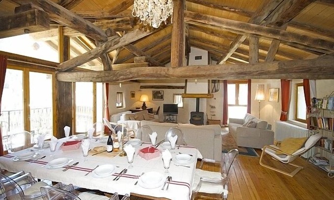 Nancroit Ski Chalet | Stunning Chalet in Alpine village with 5 bedrooms/5 bathrooms