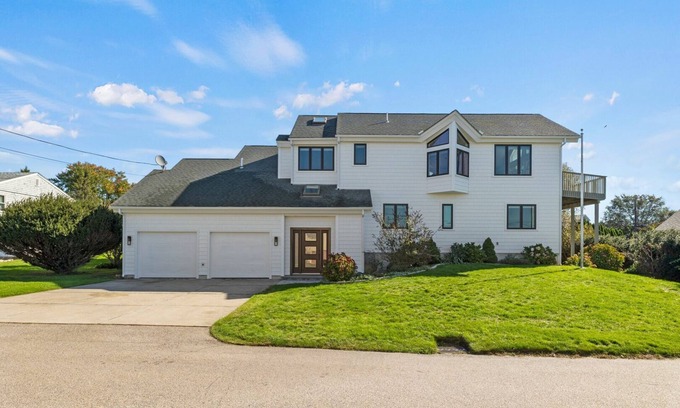 Narragansett House | Stunning coastal home with great ocean views & only a 6 minute walk to beach!