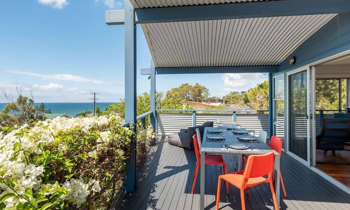 Wombarra House | Stunning Coastal Home Views 1 Hour From Sydney